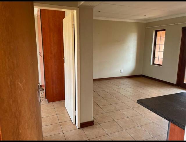 2 BEDROOM PROPERTY TO RENT IN MONTANA TUINE